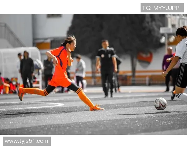 杭州足球队的拼搏之路:一段不屈不挠的奋斗纪实与荣耀回顾 杭州足球队的拼搏之路:一段不屈不挠的奋斗纪实与荣耀回顾